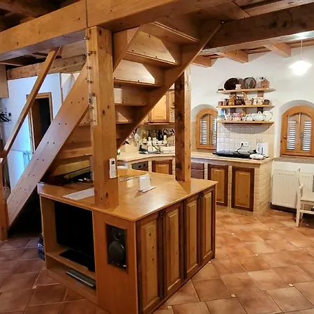 Nives, Wine Region Jeruzalem Vila