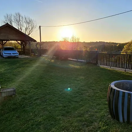 Nives, Wine Region Jeruzalem فيلة *